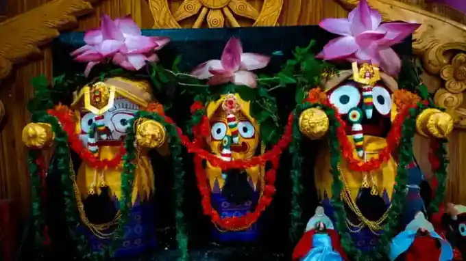 भगवान जगन्नाथ, बड़े भाई बलभद्र और बहन देवी सुभद्रा के पवित्र विग्रह