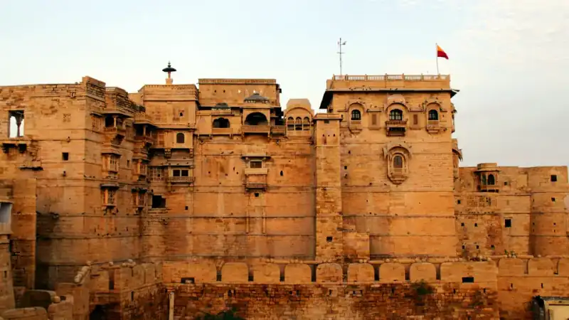Jaisalmer Fort History: सोने जैसा चमकता जैसलमेर किला, लेकिन इतिहास है बेहद दर्दनाक! जानिए पूरी कहानी